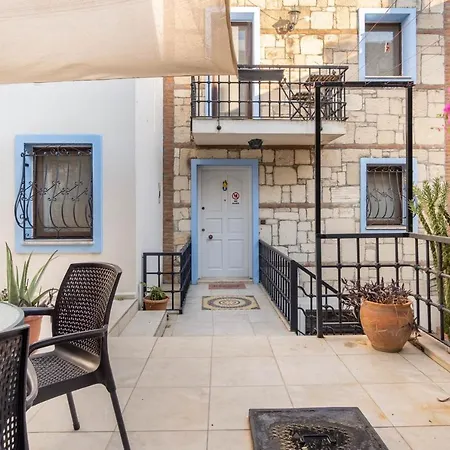 Stone House, 2br, Cozy, Spacy, Terrace, Fast Wifi, Parking * Bodrum