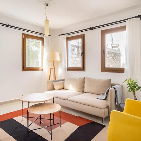 Villa Stone House, 2br, Cozy, Spacy, Terrace, Fast Wifi, Parking *