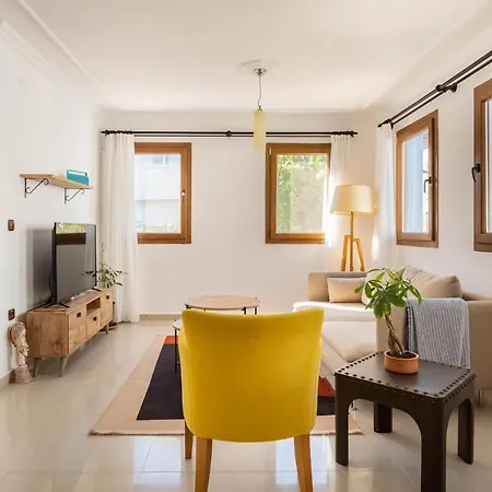 Stone House, 2br, Cozy, Spacy, Terrace, Fast Wifi, Parking Villa *
